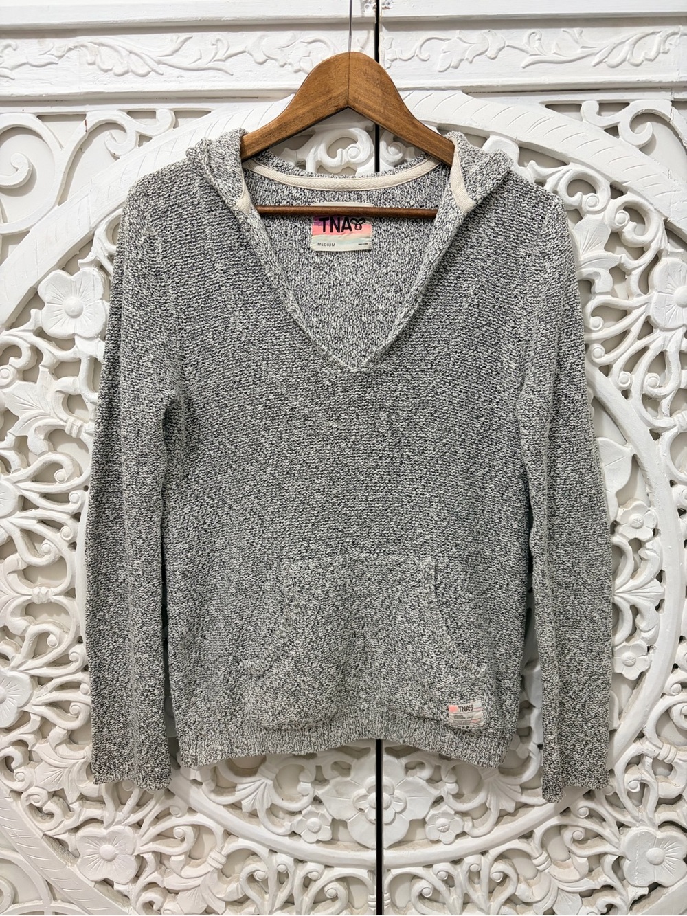 TNA Aritzia Grey Knit Hooded Sweater Pullover Size Medium